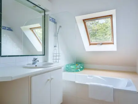 Spacieuse Villa à Crac'h : 4 Ch. pour 8 Pers., Beau Jardin, Proche Plages et WiFi - Photo 15