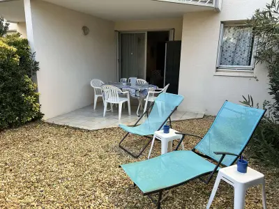 Appartement à Le Grau du Roi, Deux Pièces avec Terrasse, Cour Privée et Piscine - Le Grau-du-Roi - L980944