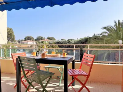 Appartement à Bormes les Mimosas, Charmant T2 avec terrasse, clim et garage à Bormes-les-Mimosas, 2 piscines, proche plage et calme - L980952