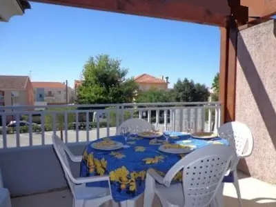 Appartement à Le Lavandou, Appartement Duplex 6 Pers, 100m Plage, Terrasse Ensoleillée, Parking Privé, Proche Commerces - L980960