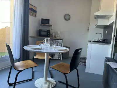 Appartement à Narbonne, Studio rénové avec piscine, balcon, à 700m de la plage - Narbonne Plage - L981095