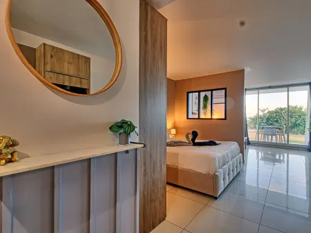 Studio de luxe avec piscine, clim, Wi-Fi - Proche plage - Photo 9