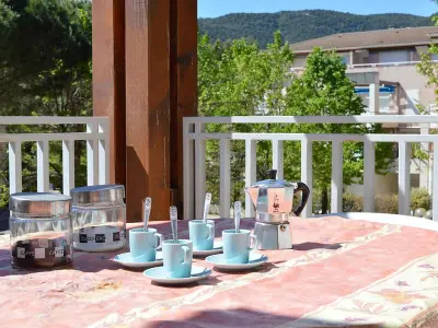 Appartement à Le Lavandou, Appartement Duplex avec Terrasse, 2 Chambres, Parking Privé à 2 Min de la Plage - L981322