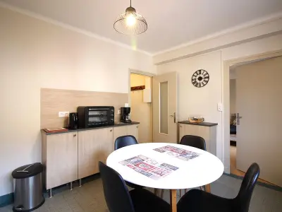 Appartement à Mont Dore, Appartement T1 tout confort au Mont-Dore, proche centre, balcon, TV, WiFi, parking - L981333