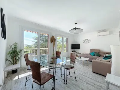 Appartement à Saint Cyr sur Mer, Lumineux T3 climatisé près de la plage des Lecques, avec double terrasse et parking. - L981353