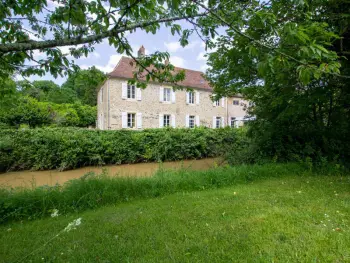 Gite à Saint Médard d'Excideuil,Charmante Maison de Campagne au Bord de l'Eau avec Grand Jardin - Périgord Vert, Animaux Acceptés FR-1-616-338 N°981417