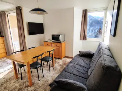 Appartement à Briançon, Appartement 2P+Coin Montagne pour 6 pers. à 300m des pistes avec balcon, local à ski et ménage inclus - L981427