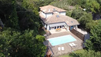 Villa en Soorts Hossegor,Villa des ACACIAS Villa des Acacias avec beau  jardin et piscine chauffée  entre lac et océan . Wifi gratuit 540655 N°744982