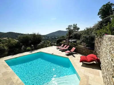 Villa à La Londe les Maures, VILLA  PAQUERETTE Villa Provençale pour 10 personnes avec piscine chauffée au Domaine de Valcros à la Londe-Les-Maures 884512 N°981825