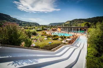 Doubs, Cabaña en Ornans, Camping Ecologique LA ROCHE D'ULLY - Le Grenier Philibert - 16m2- 1 chambre - atypique, un rêve d'enfant 4 pers 924454 N°982998