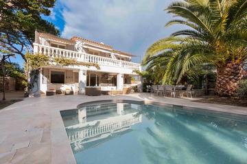 Location Villa à Antibes,Havre de paix au Cap d'Antibes, piscine chauffée, à deux pas des plages 940482 N°983115