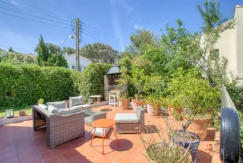 Maison à Sanary sur Mer,Elegante Maison Avec Terrasse, Jardin Et Piscine 947528 N°983290