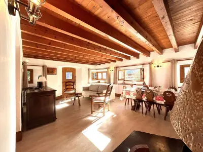 Chalet à Méribel Les Allues, CHALET ROC DE LA LUNE Chalet Atypique 4 pièces 5/6 personnes MERIBEL - L983747