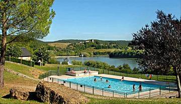 Location Corrèze, Chalet à Lissac sur Couze, Flower Camping du Lac du Causse - Chalet Confort 26m² (2 chambres) + terrasse couverte 6m² vue sur le lac - N°984768