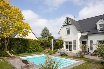 Location Maison à Dinard,La Villa des Rochettes - Charmante maison avec piscine et jardin - N°985056