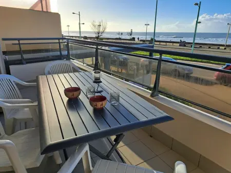Appartement à Saint Jean de Monts, Appartement spacieux 5 pers, front de mer, centre animations, balcon, animaux admis - L986677