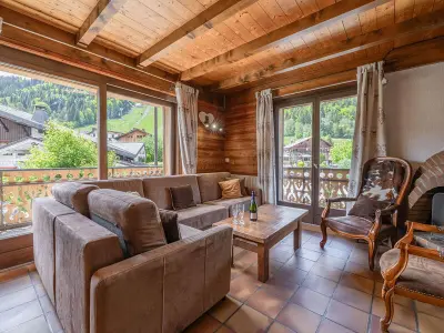 Appartement à Morzine, Appartement spacieux au centre de Morzine, 14 pers, à 100m des remontées mécaniques, animaux acceptés - L986755