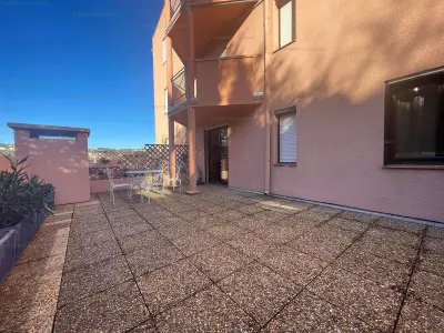 Appartement à Collioure, Appartement climatisé proche centre-ville avec parking privé à 800m de la plage, idéal pour 4 personnes - L987537