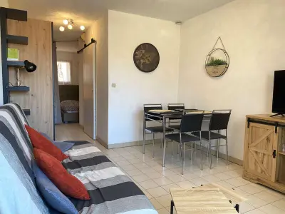 Appartement à Balaruc les Bains, Appartement T1 avec terrasse, tout équipé, proche commodités à Balaruc-les-Bains - L987543