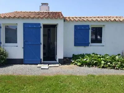 Maison à Bretignolles sur Mer, Maison T3 à 800 m de la plage avec piscine chauffée, tennis, Wi-Fi, patio clos et parking privatif - L987630