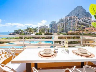 Appartement à Calp, Appartement de luxe à Calpe avec piscine, climatisation et Wi-Fi, proche de la plage - L987801