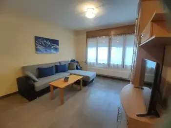 Wohnung in Jaca,Charmant Appartement à Jaca avec Piscine Commune et Parking, idéal pour Familles ES-315-73 N°987973