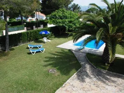 Villa à L'Ametlla de Mar, Villa agréable à Ametlla de Mar, piscine privée et jardin arboré, proche de la mer, 6 personnes - L988048