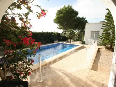 Villa à L'Ametlla de Mar, Villa à Ametlla de Mar : 3 chambres, piscine privée, climatisation, jardin, proche mer - L988052