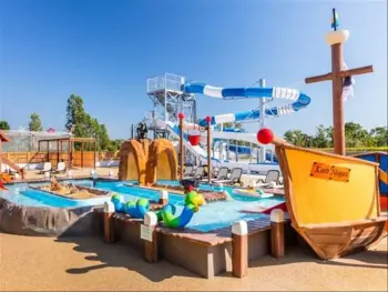 Chalet à Ghisonaccia,Camping Marina d'Erba Rossa - Classic XL | 2 Ch. | 4/5 Pers. | Clim. (MAX 4 adultes + 1 enfants) 1096394 N°988083