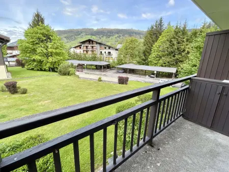 Charmant studio avec balcon exposé sud, casier à skis et parking, proche des pistes à Demi-Quartier - Photo 8