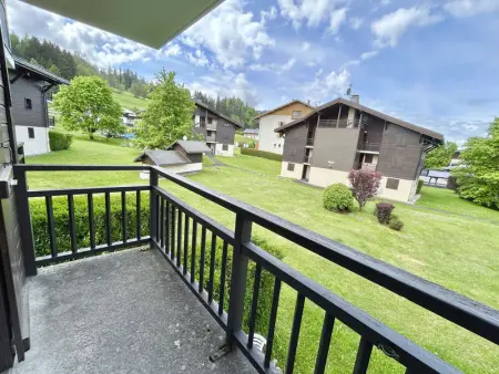 Charmant studio avec balcon exposé sud, casier à skis et parking, proche des pistes à Demi-Quartier - Photo 9