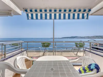 Appartement à L'Escala, Apto. Frontmar - Wifi, piscina comunitaria, 1ª linea de mar, vistas panoramicas. - L988385