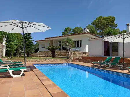 Maison à L'Escala, Villa avec piscine, jardin, barbecue, climatisation, wifi, parking - proche plage et centre-ville. - L988387