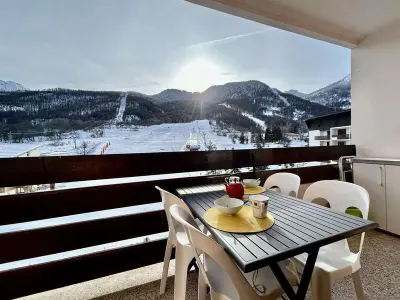 Appartement à La Salle les Alpes, Studio rénové, 4 couchages, proche pistes et commerces - L988398