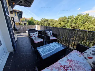 Appartement à La Croix Valmer, Appartement T3 avec piscine et terrasse, à 200m du centre de La Croix-Valmer - L988502