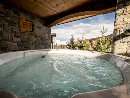 Chalet spacieux avec jacuzzi et vue Mont Blanc, 5 chambres, WiFi - Photo 1