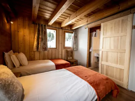 Chalet spacieux avec jacuzzi et vue Mont Blanc, 5 chambres, WiFi - Photo 9