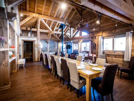 Luxueux chalet 7 chambres avec jacuzzi et sauna, proche télésiège - Photo 1