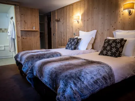 Luxueux chalet 7 chambres avec jacuzzi et sauna, proche télésiège - Photo 8