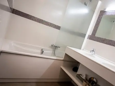 Luxueux chalet 7 chambres avec jacuzzi et sauna, proche télésiège - Photo 11