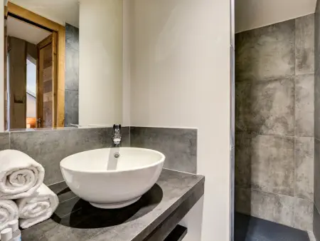 Chalet confortable proche des pistes, 10 pers, animaux admis, WiFi - Photo 10