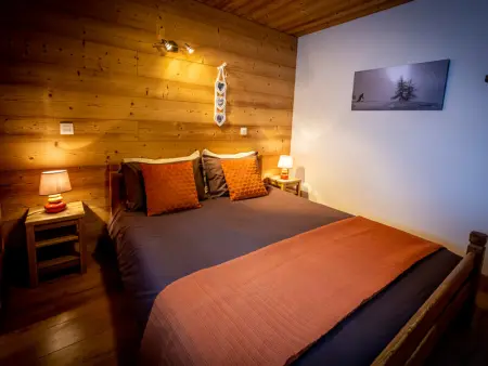 Chalet de charme avec jacuzzi, sauna et wifi, proche des pistes - Photo 7