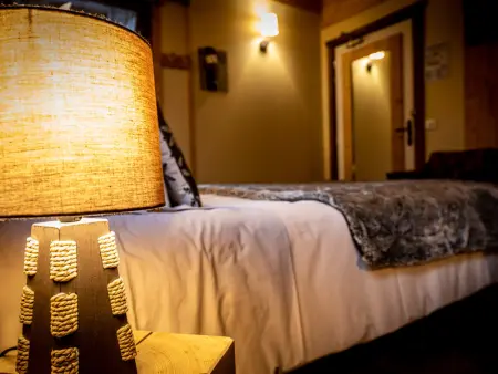 Chalet de charme avec jacuzzi, sauna et wifi, proche des pistes - Photo 11