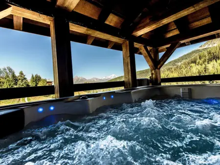 Chalet de charme avec jacuzzi, sauna et wifi, proche des pistes - Photo 13