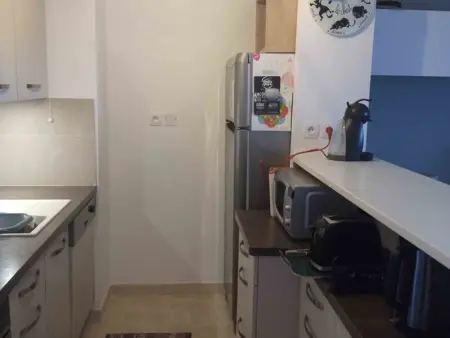 T2 Climatisé Avec Piscine, Wifi, Terrasse et Jardin au Port de Hyères - Photo 4