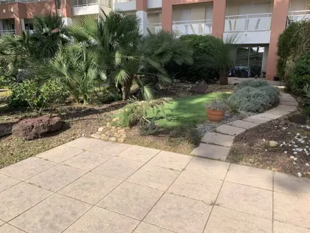 T2 Climatisé Avec Piscine, Wifi, Terrasse et Jardin au Port de Hyères - Photo 8