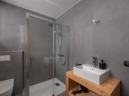 Chalet moderne à Combloux avec piscine et espace bien-être - Photo 11