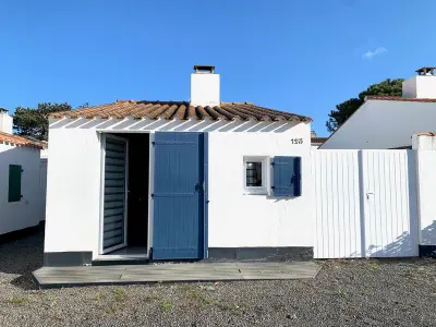 Maison à Bretignolles sur Mer, Charmante maison T2 avec piscine chauffée, tennis, proche mer, commerces, et WiFi inclus - L989872