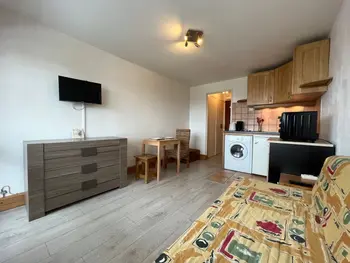 Appartement à Val d'Isère, Studio cosy sans Wifi ni parking, proche pistes et commodités - L990018