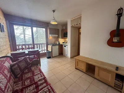 Appartement à Vars, Appartement Charmant à Vars Saint Marcelin avec Cuisine Ouverte et Coin Montagne - L990029